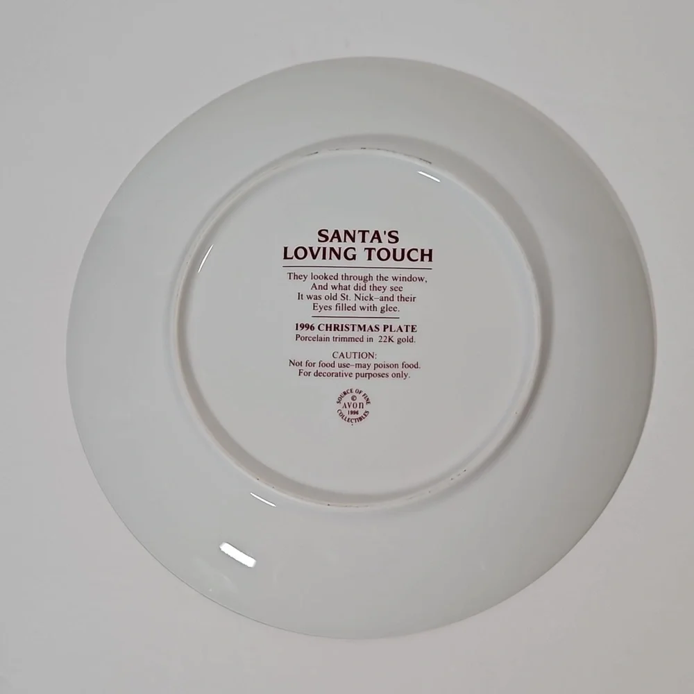 Avon Fine Collectables Santa's Loving Touch VTG 1996 Porcelain Christmas Plate - Picture 4 of 8